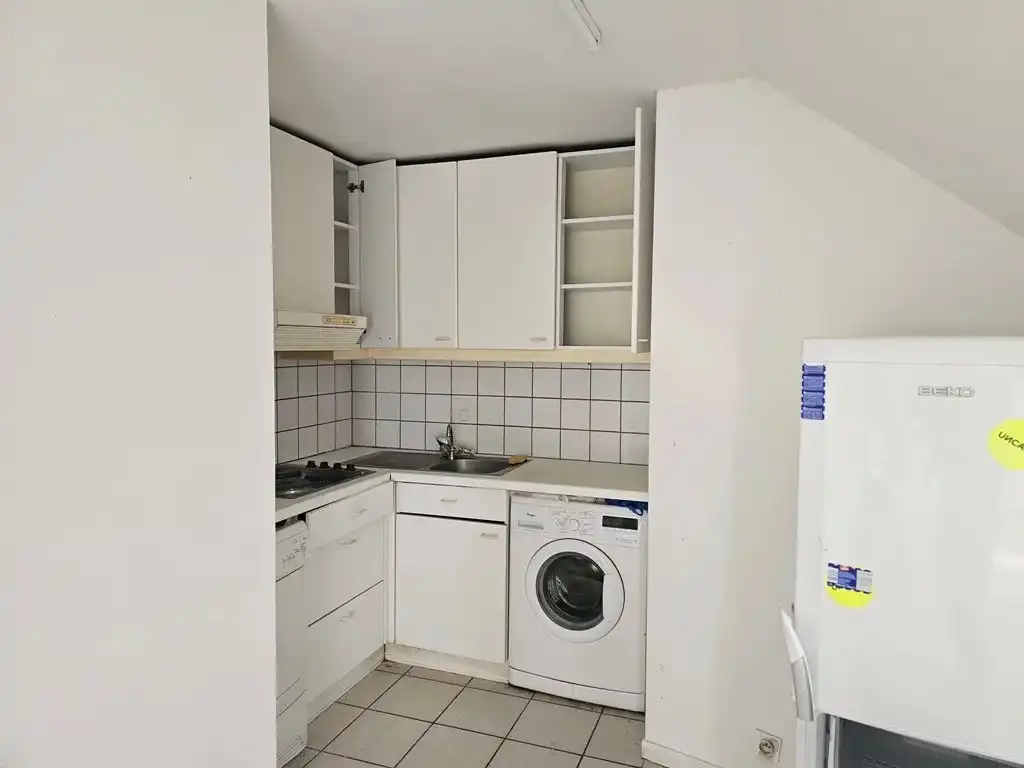 Charmante studio op de dakverdieping in hartje Hasselt foto 4