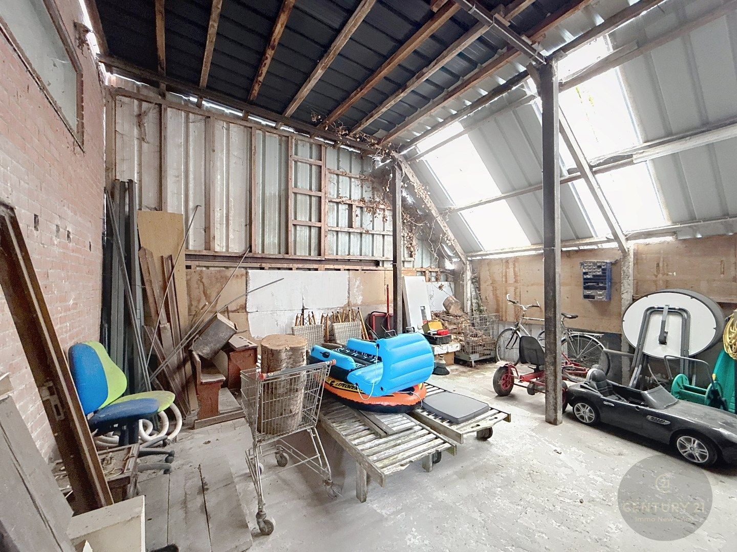 RUIME WONING met LOODS en WERKPLAATS foto 26