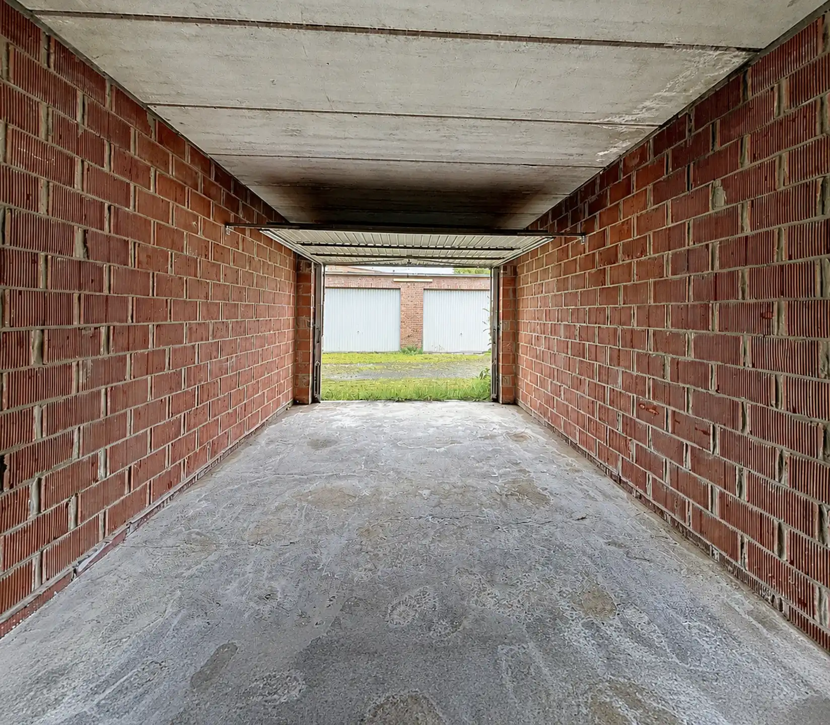 Vlot bereikbare garagebox te huur foto 4