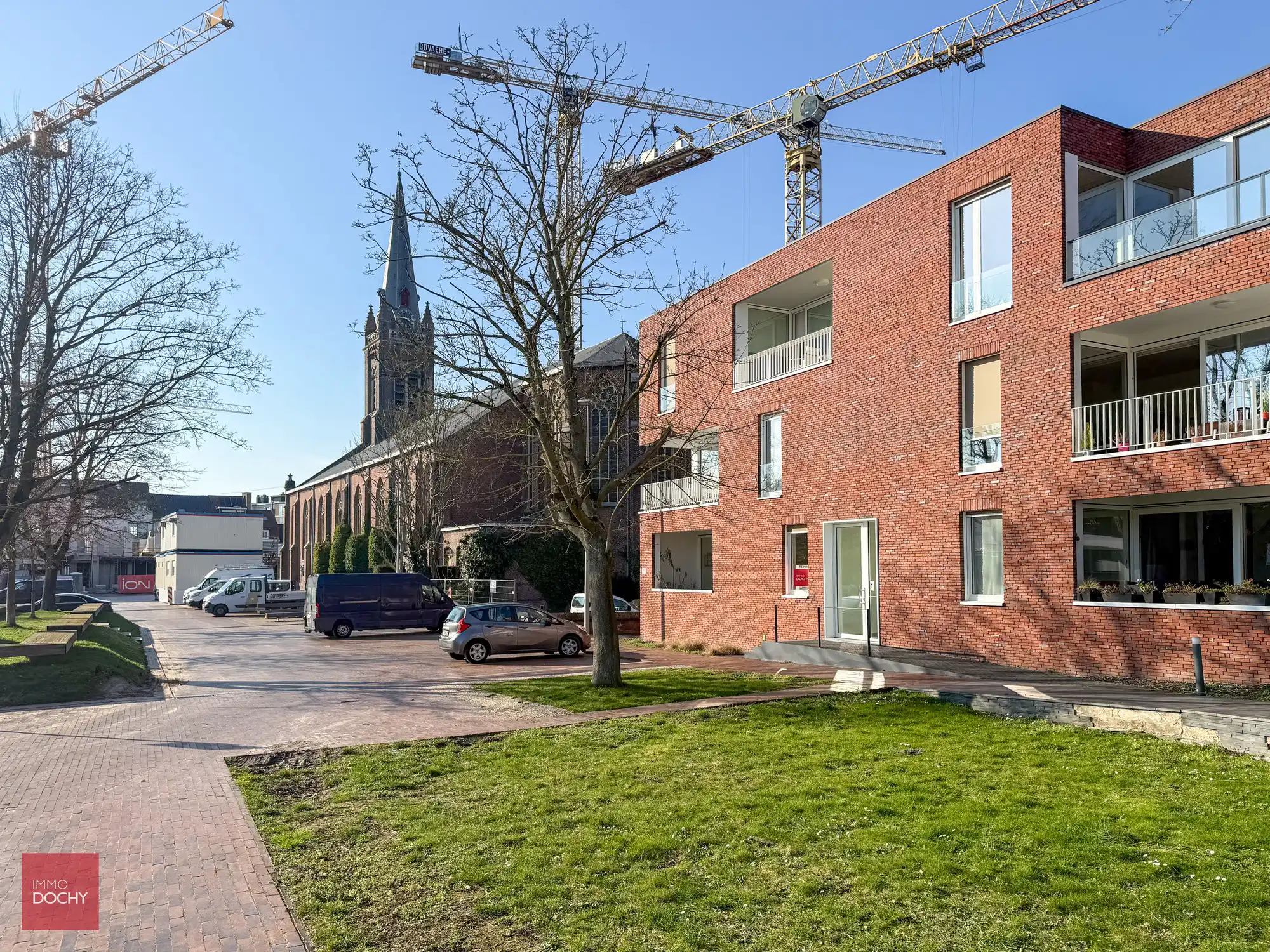 Ruim recent en energiezuinig appartement nabij Sint-Rochuskerk foto 3