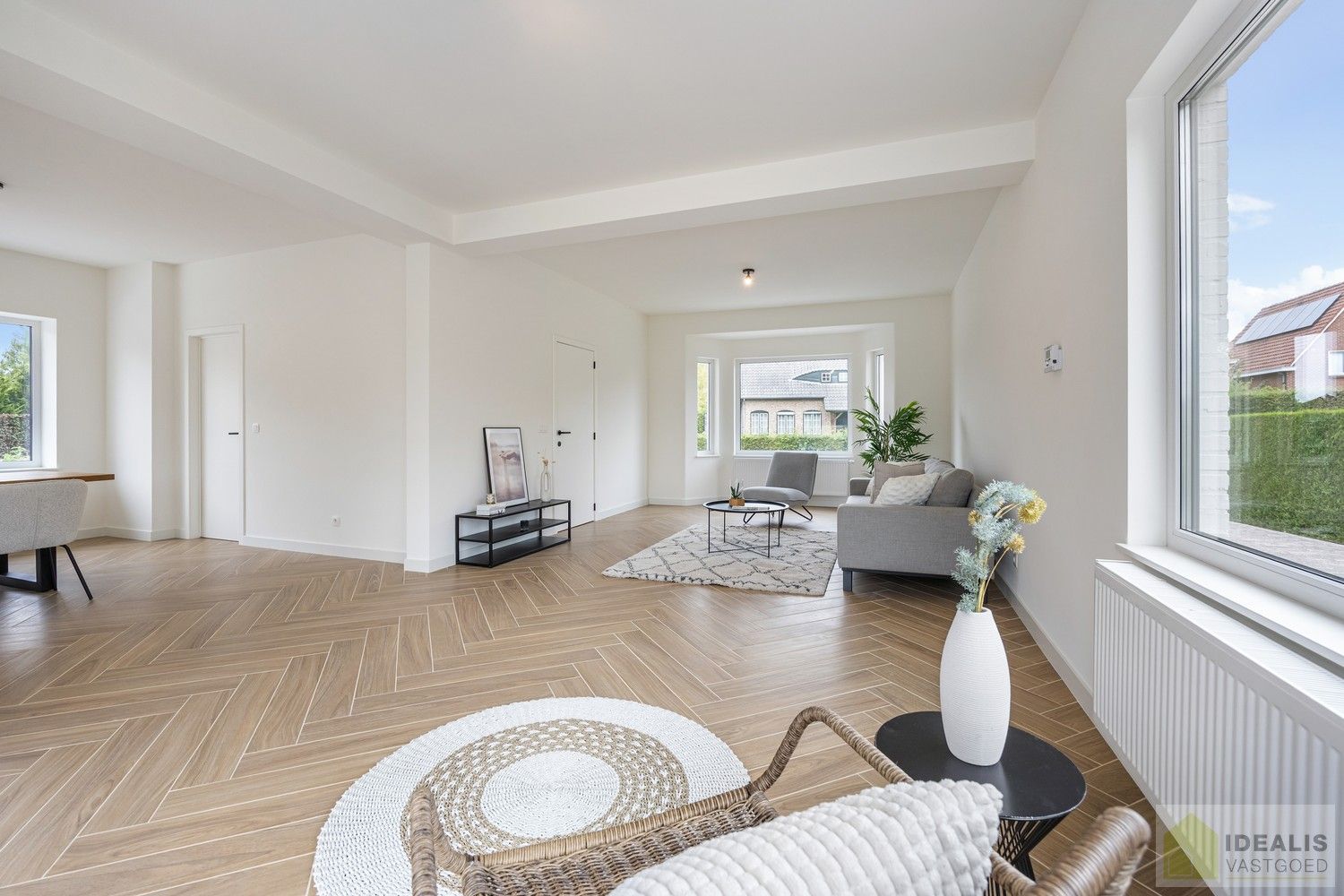 IDEALIS VASTGOED – Schitterend volledig vernieuwde woning met een heerlijke open leefruimte, luxe keuken, 3 ruime slaapkamers, een ruime luxueuze badkamer én een ruime wasplaats! Dit heerlijke huis bevindt zich op een volledig nieuw aangelegd perceel van 7a 88ca vlakbij het centrum van Hamont-Achel, op slechts enkele minuten van de Nederlandse grens - EEN MUST VISIT! - foto 17