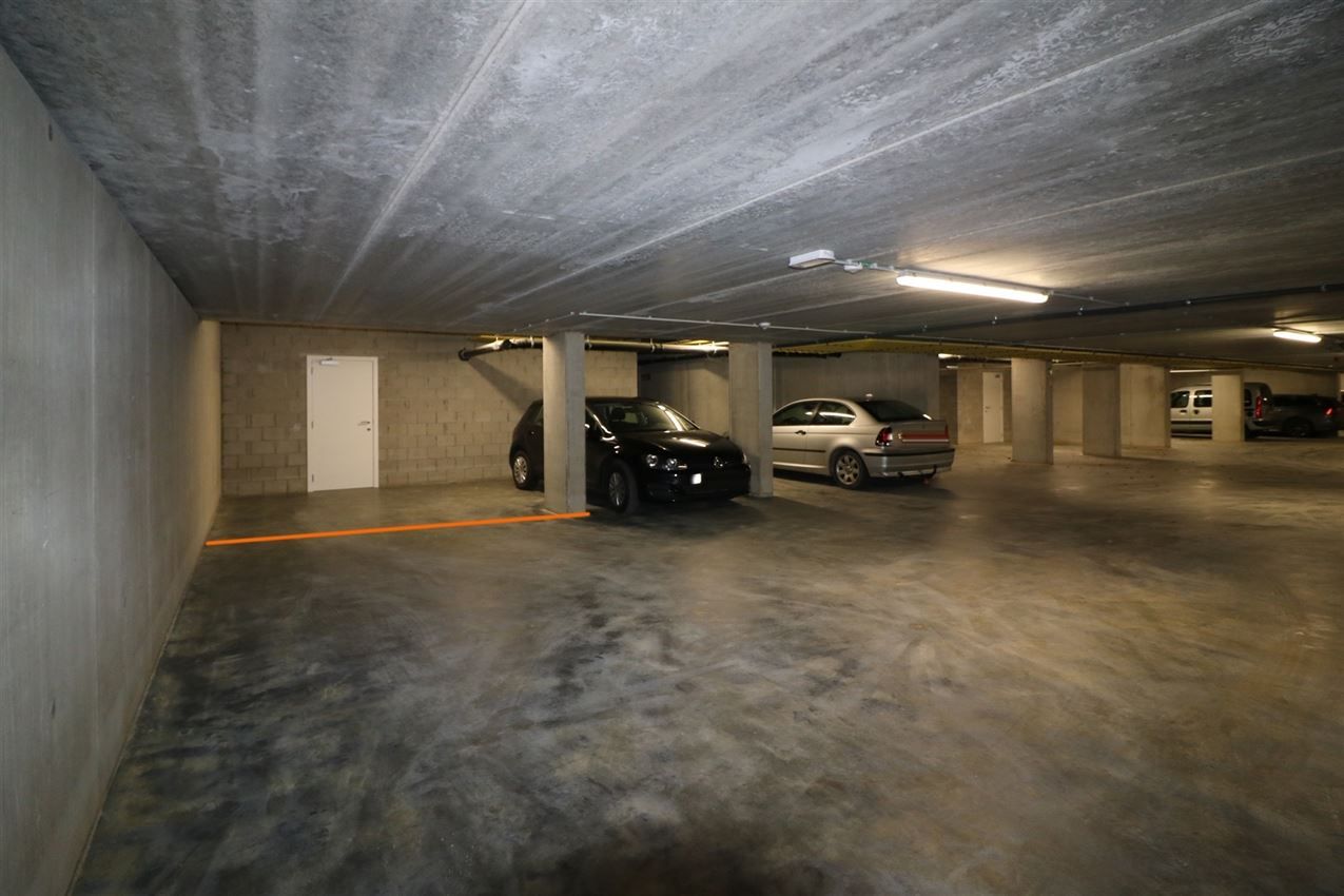  Ruim gelijkvloers app, garage, overdekt terras foto 31