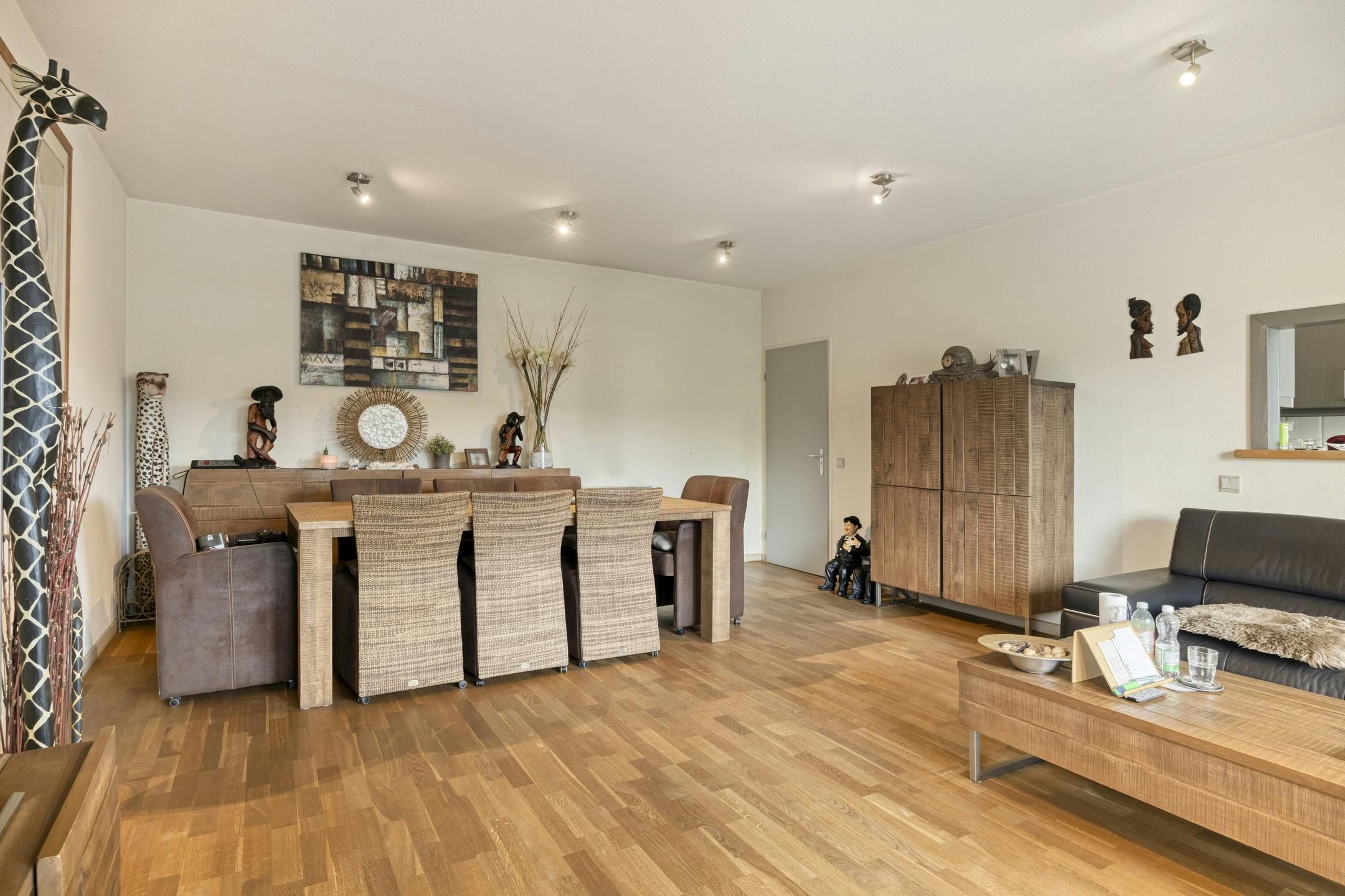 Ruim appartement met 2 (+1) slaapkamers te koop foto 4