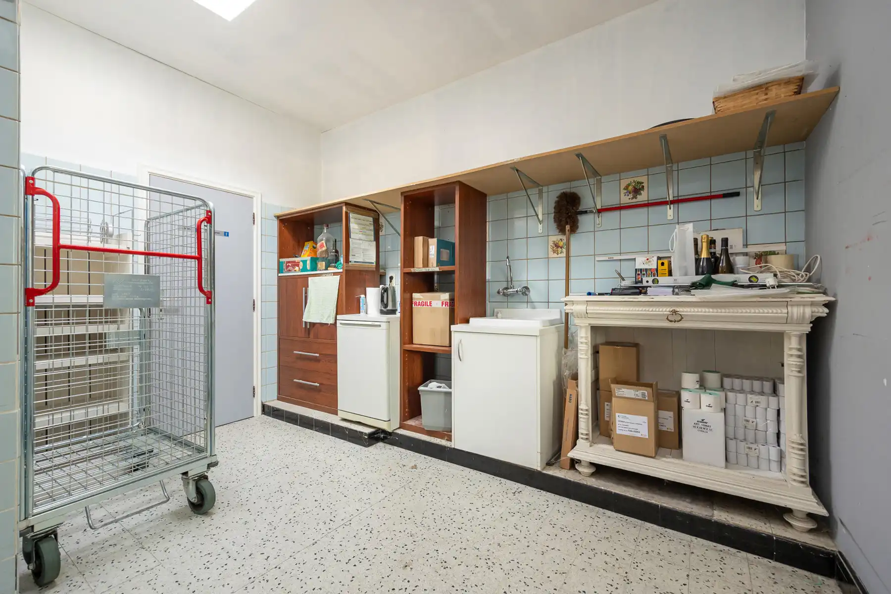 Veelzijdige handelszaak met woonst en topzichtbaarheid foto 9