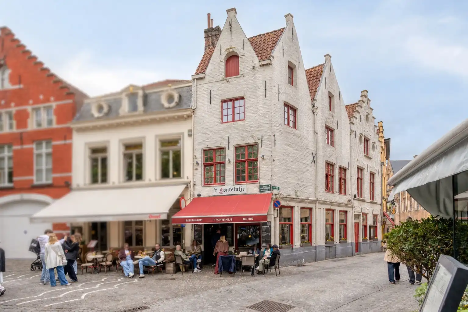 Overname horecazaak - | Topligging Simon Stevinplein Brugge foto 3