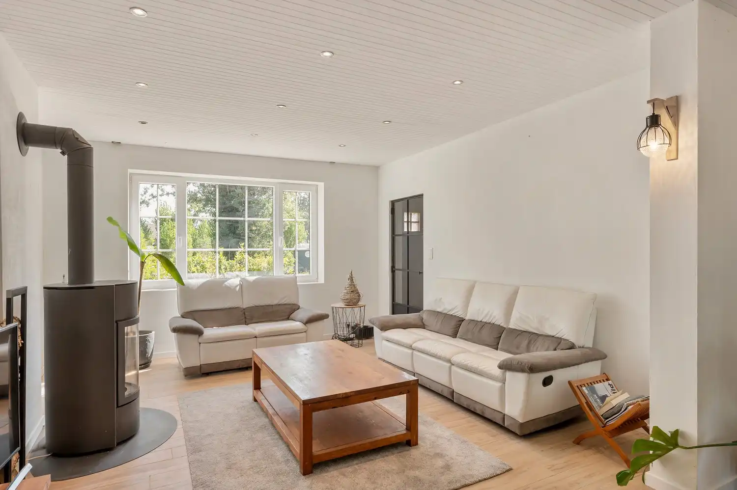 Grotendeels gerenoveerde gezinswoning op een ruim perceel van 1.084 m². foto 7