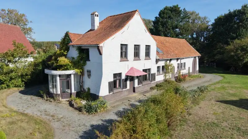 Charmante te renoveren hoeve van 300m² op 15 are foto 17