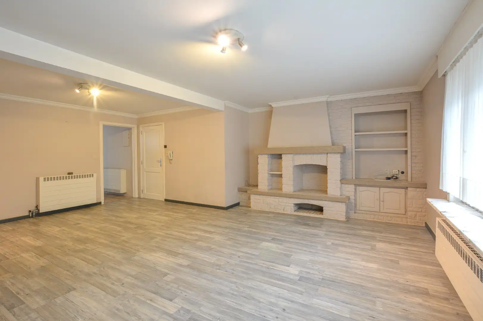 Interessante opbrengsteigendom met 5 volledig verhuurde appartementen in het centrum van Oudenburg foto 6
