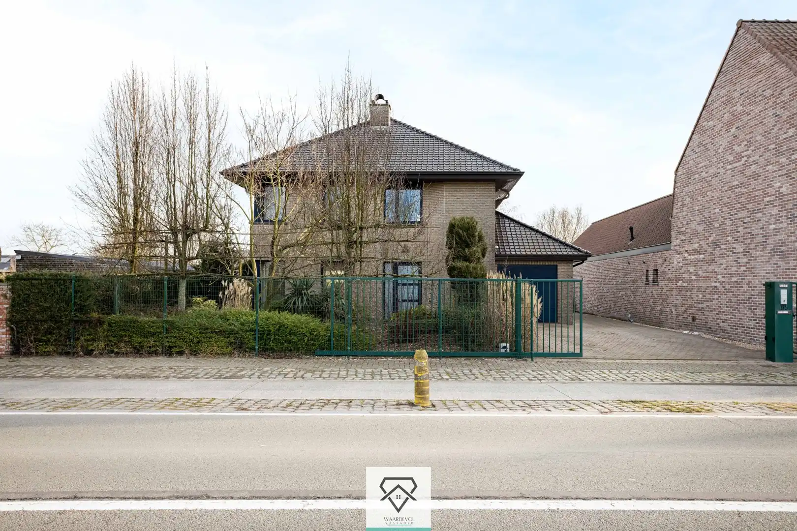 Moderne instapklare villa te koop met zonnige tuin foto 4