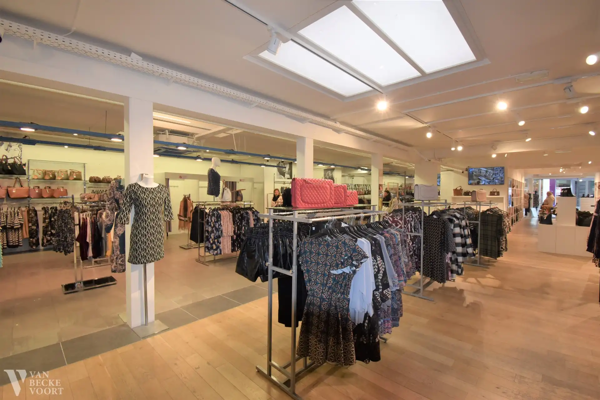 Handelsgelijkvloers op AAA locatie 350m² foto 12