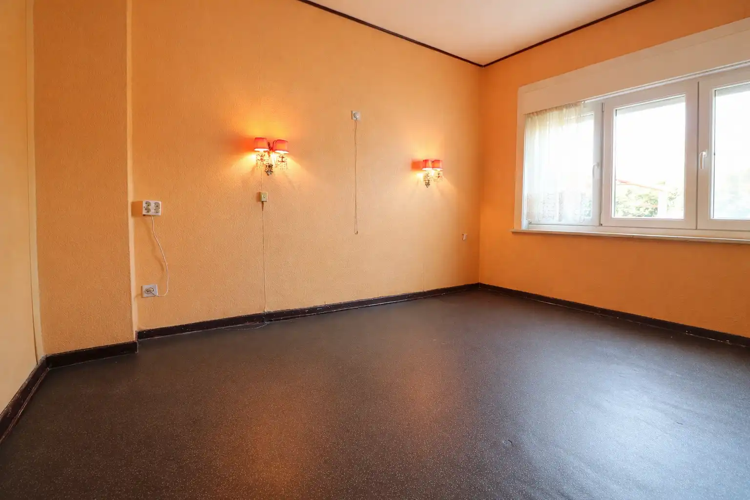 Te renoveren woning met 4 slaapkamers op wandelafstand van het centrum. foto 8