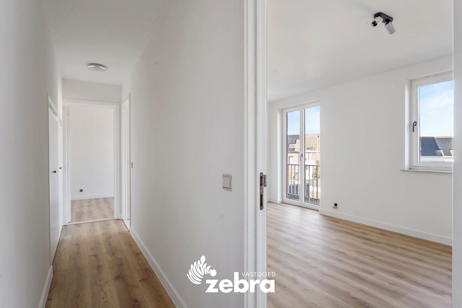 Prachtig & lichtrijk appartement met uitzicht op de Melkmarkt te Izegem! foto 10