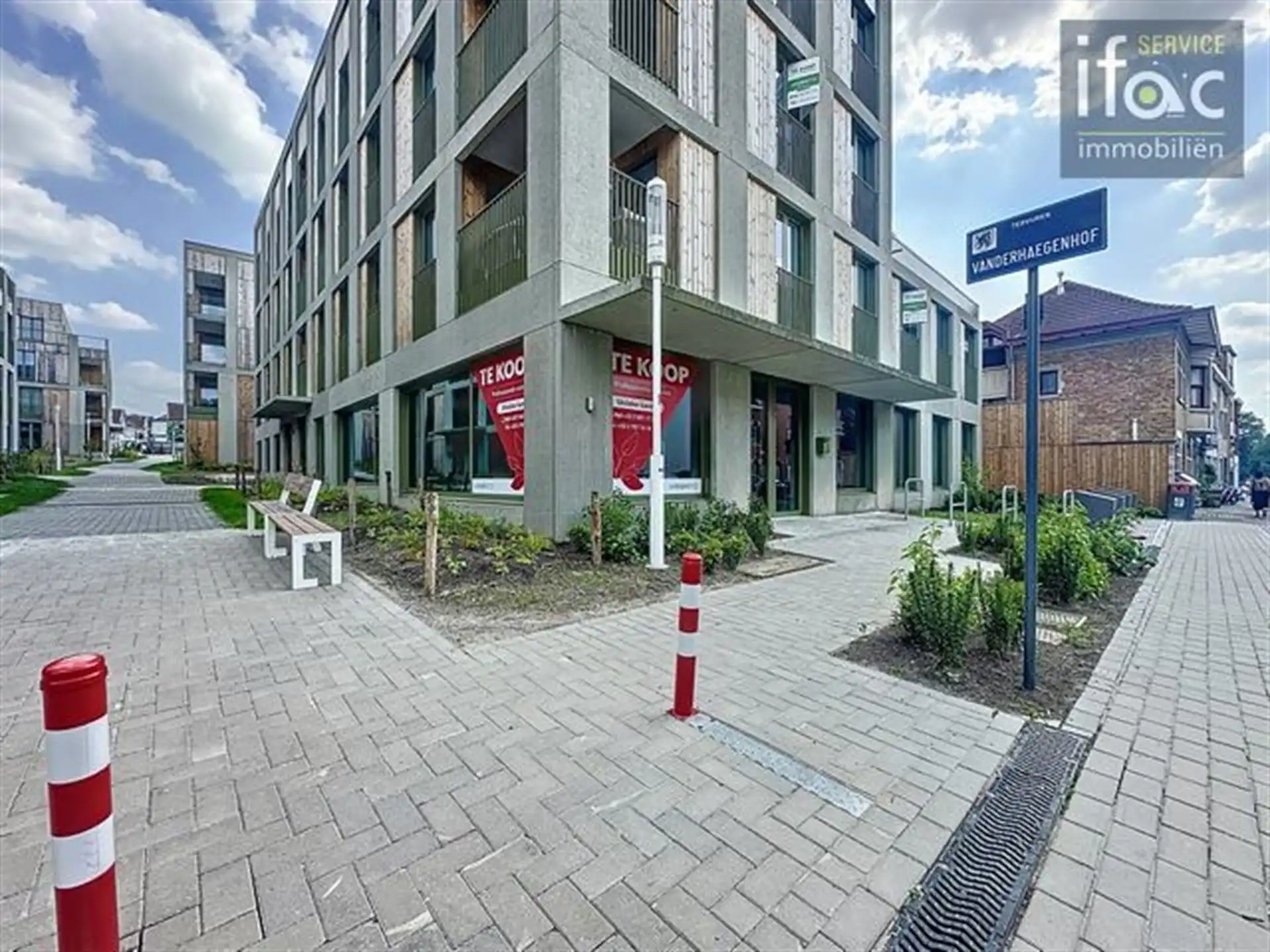 Kantoor foto {{pictureIndex}}