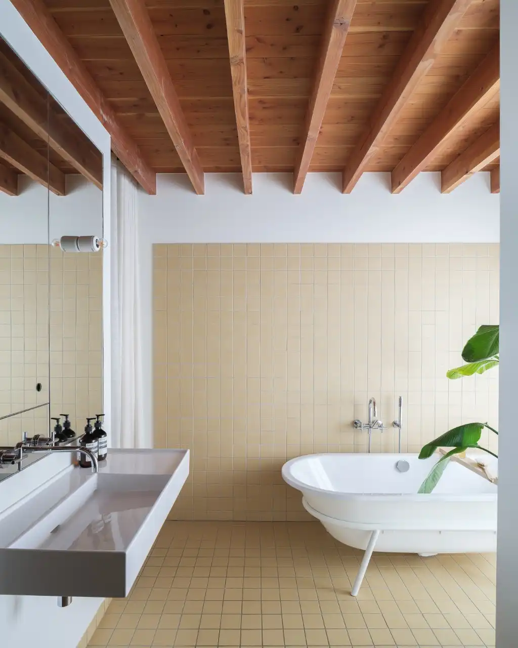 Architectuur, centrum Gent – Genereuze split-level woning met bijzondere ruimtelijkheden, dakterras, en achterliggende polyvalente praktijkruimte. foto 33