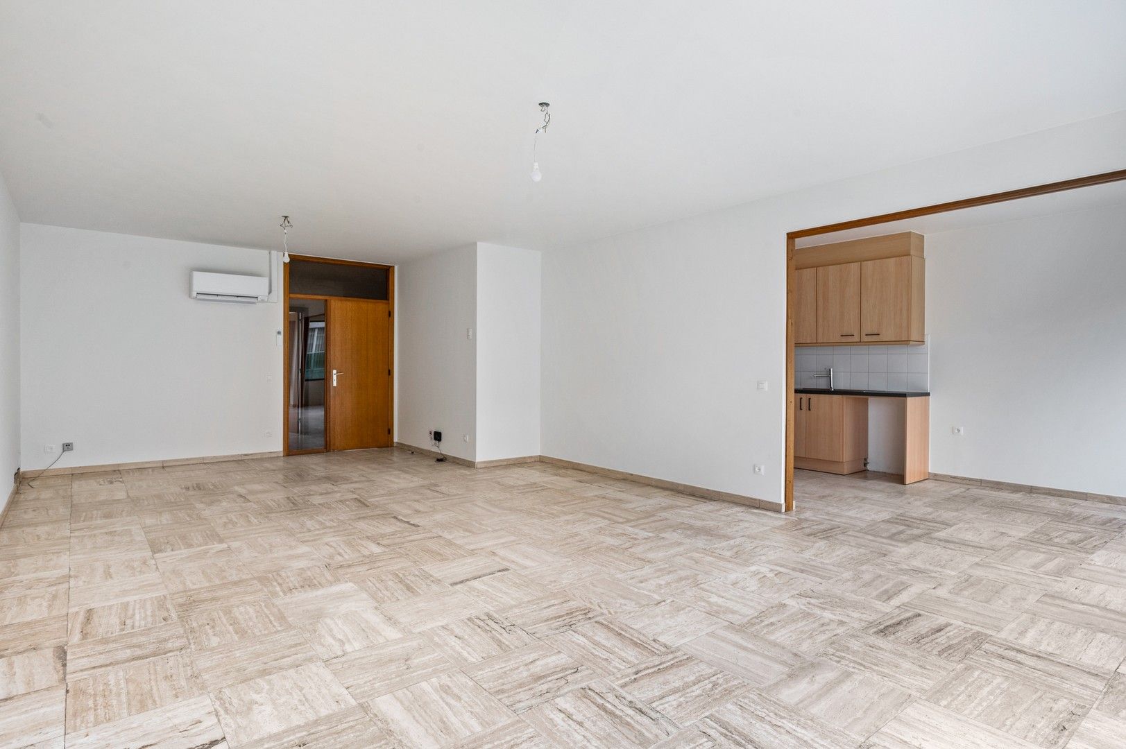 Ruim 3-slaapkamerappartement met terras nabij centrum Brasschaat foto 2