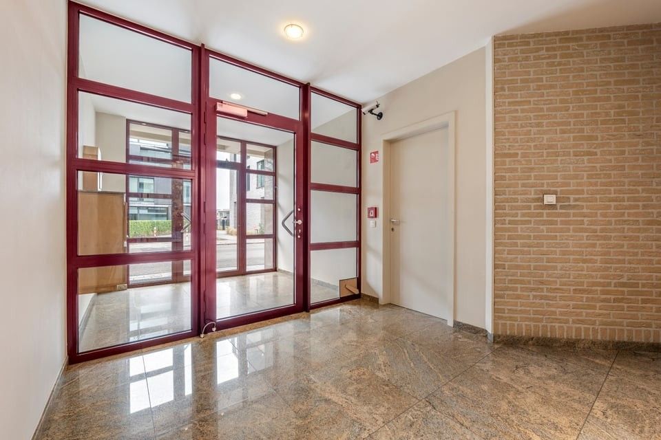 RUIM APPARTEMENT MET UITZONDERLIJK TERRAS VAN +50M² IN SINT-TRUIDEN foto 7
