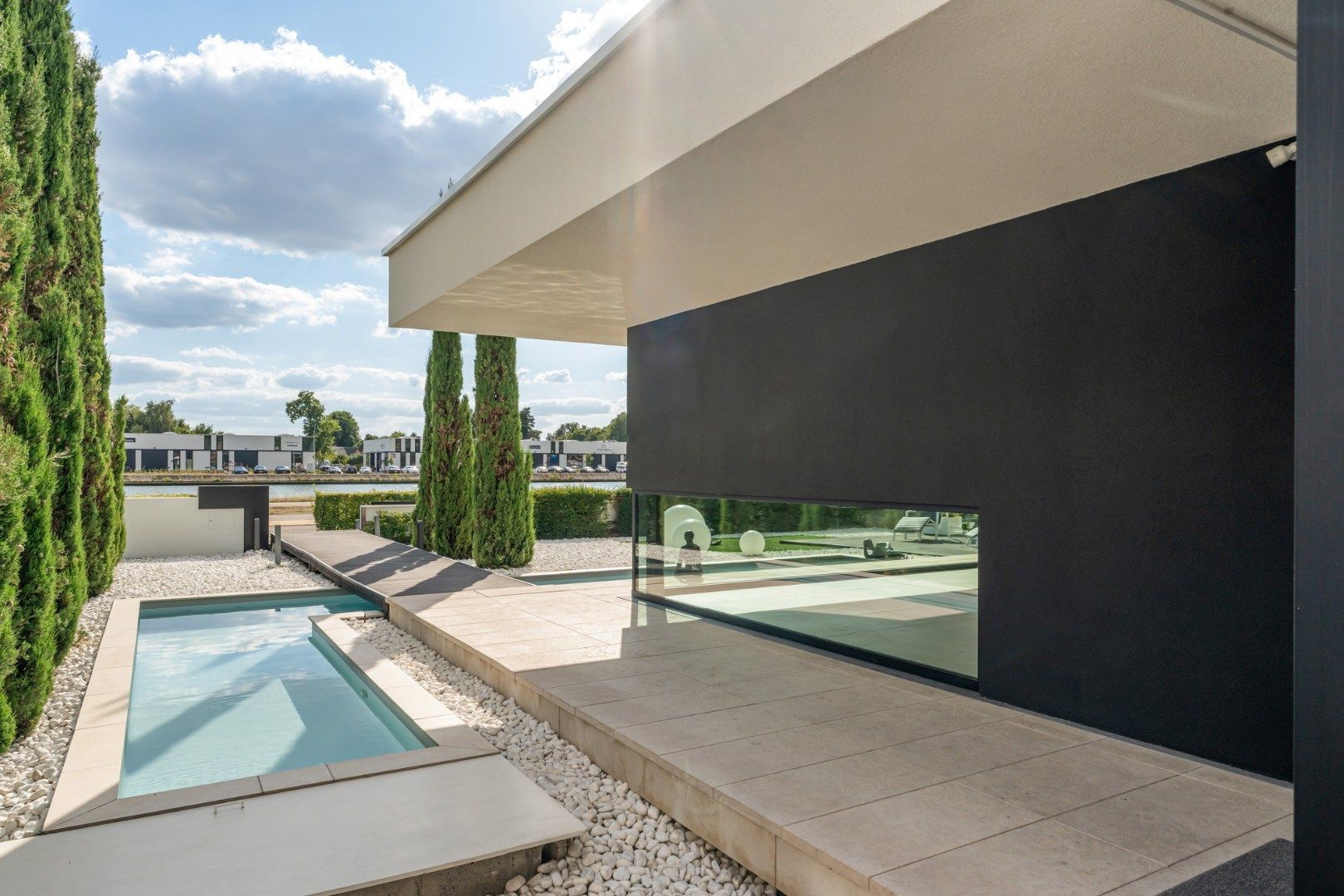 Unieke designvilla met zwembad en panoramisch uitzicht op het Albertkanaal foto 4