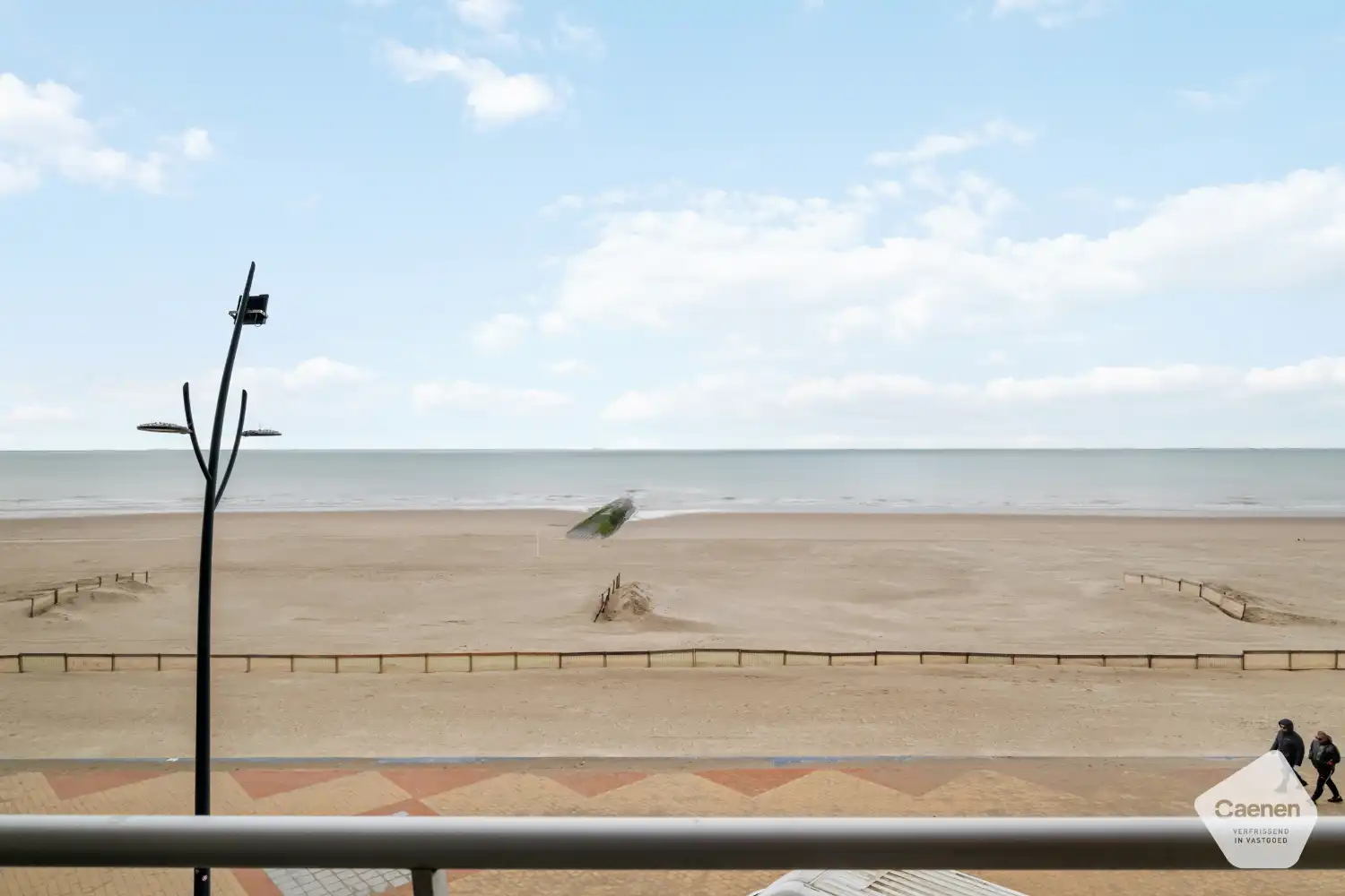 Moderne instapklare studio met prachtig frontaal zicht op zee foto 10