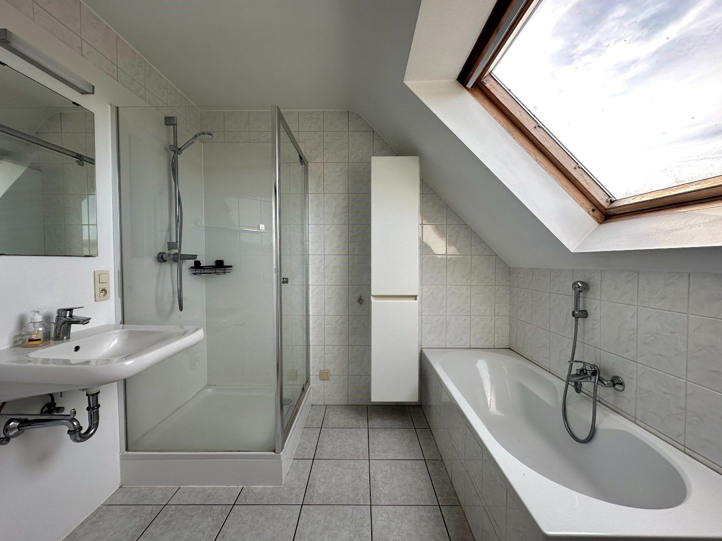 Instapklaar appartement met 2 slaapkamers te Aartrijke foto 14
