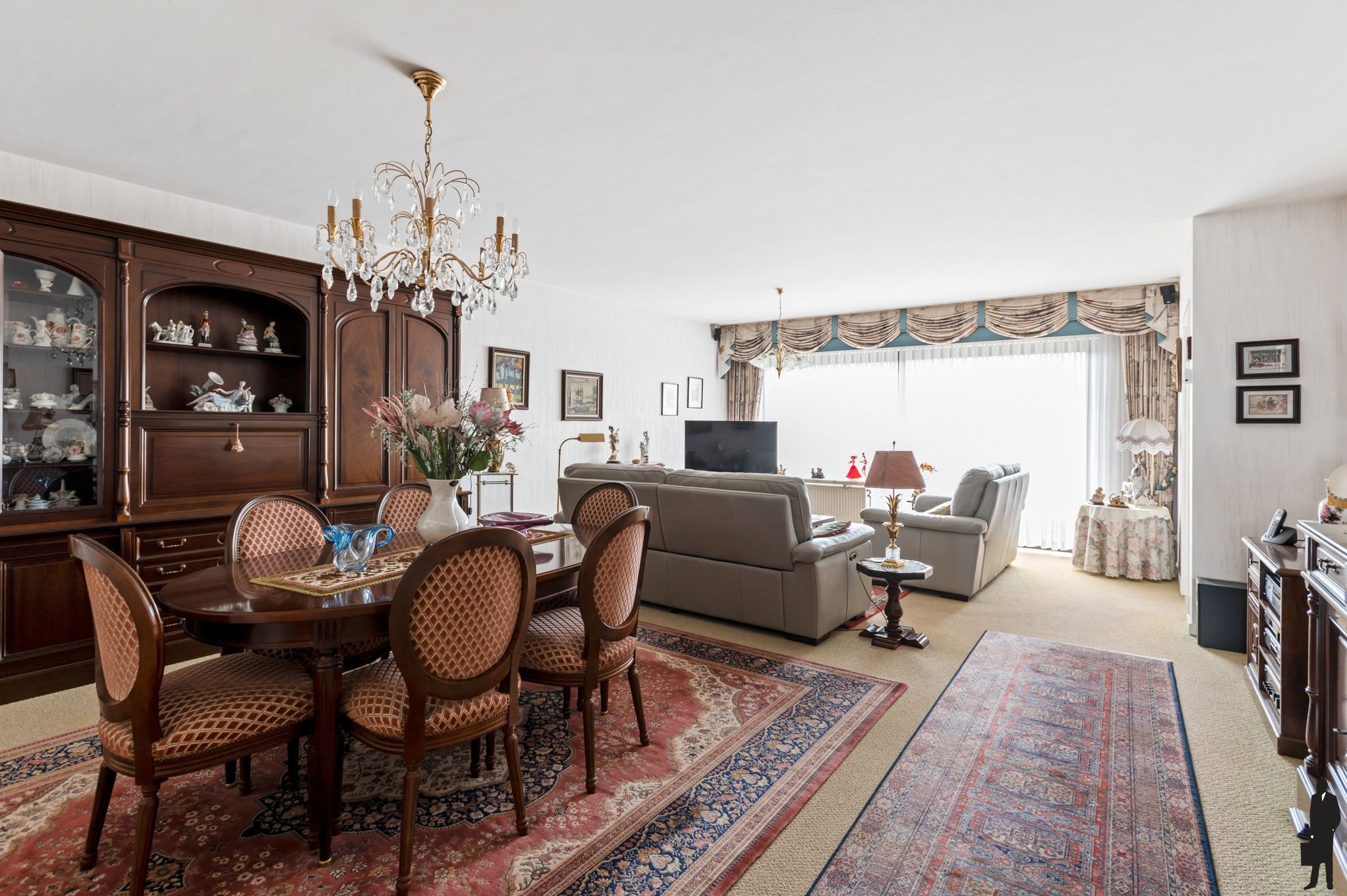 Ruim 3 slaapkamer appartement met 2 terrassen. foto 7