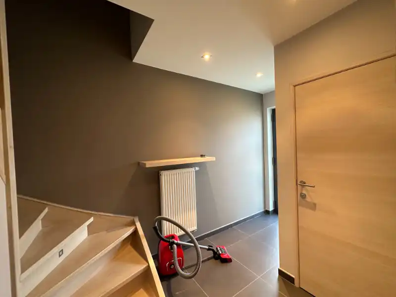 Woning met garage, fietsenberging en ruim terras foto 4