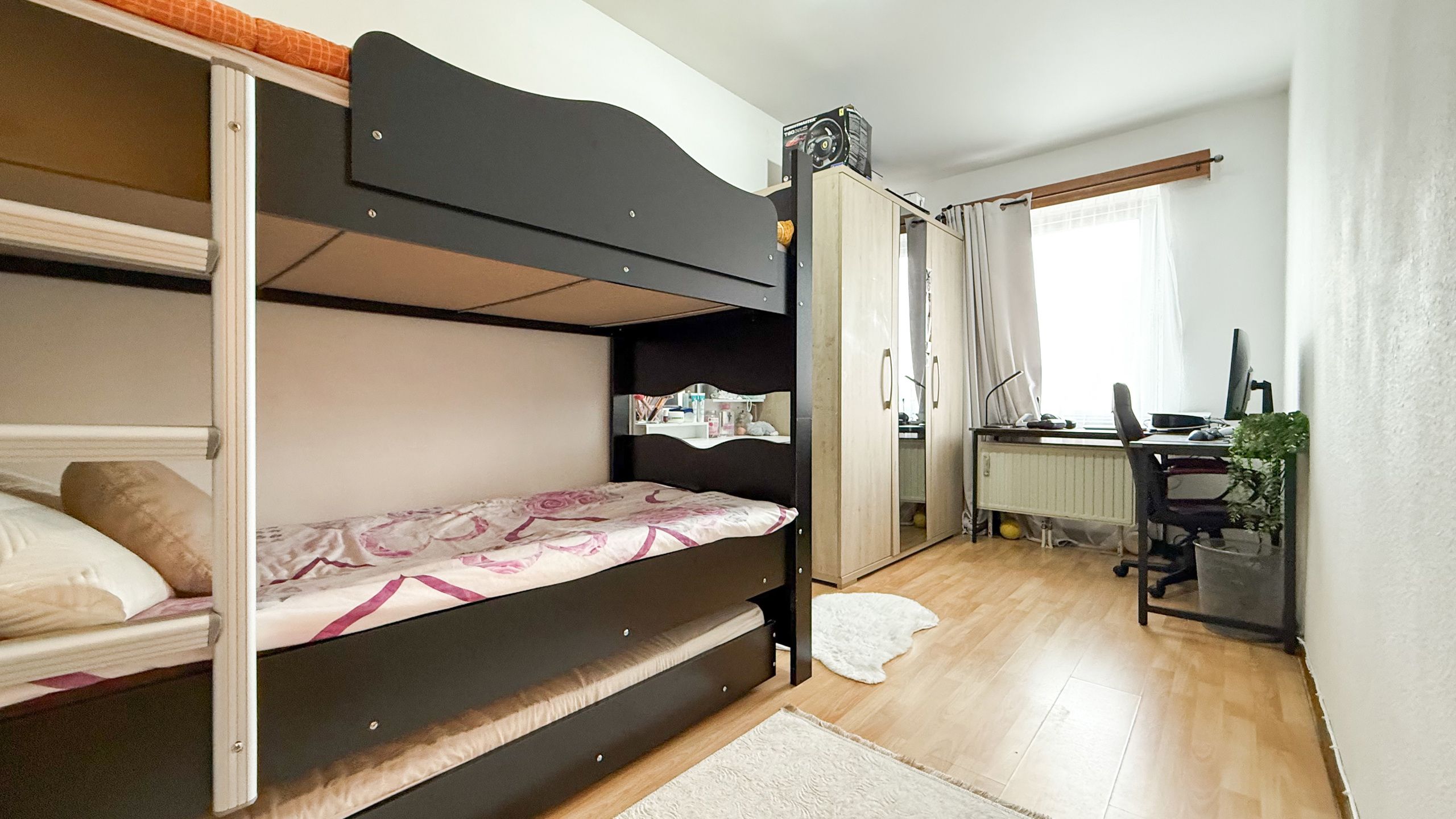 Ruim appartement met garage op topligging in Heusden-Zolder! foto 21