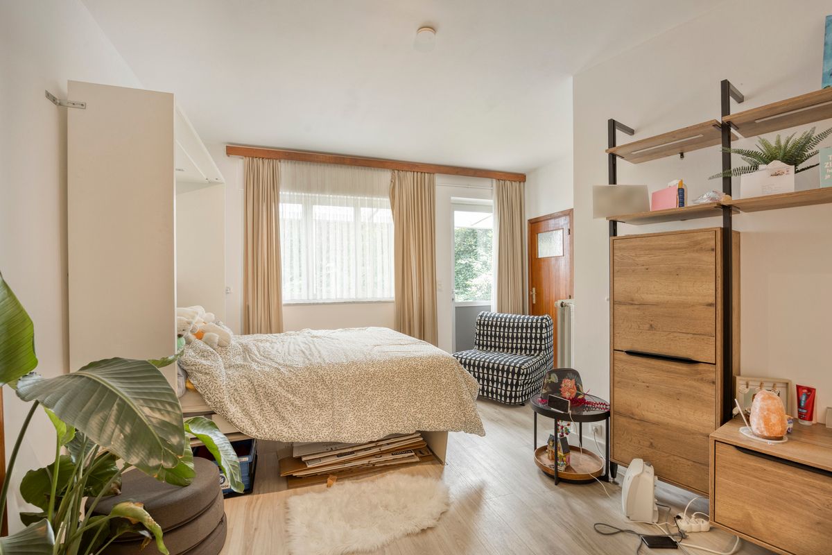 Charmant en ruim appartement met stadstuin foto 16