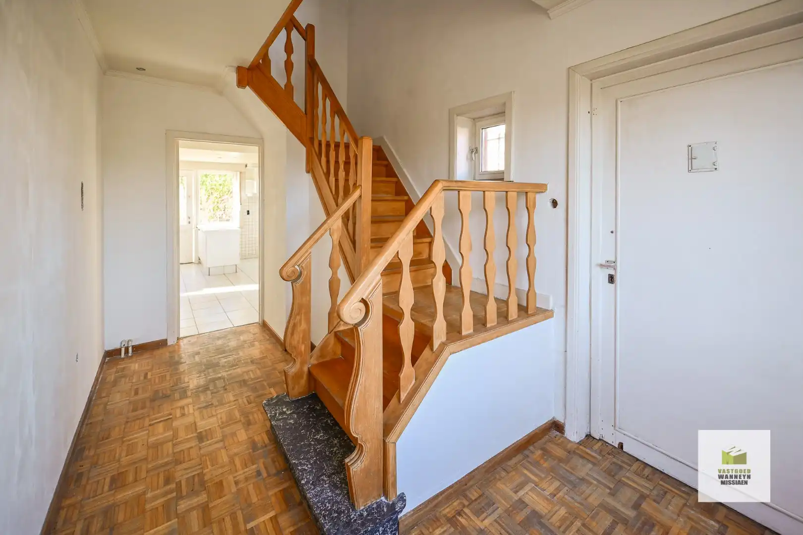 Karaktervolle woning met 3 slpks, 2 garages én zicht over het water  foto 2