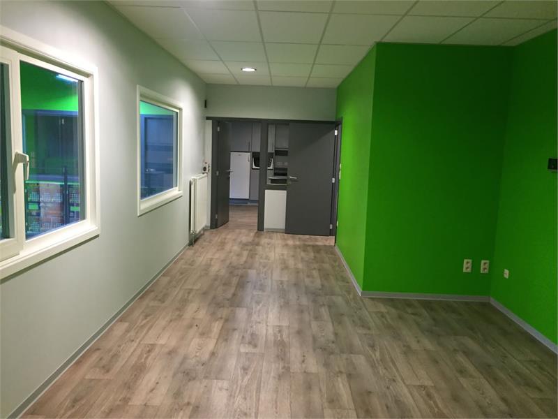 Magazijn (232m²) met appartement te huur in Winkelomheide (Geel) foto 11