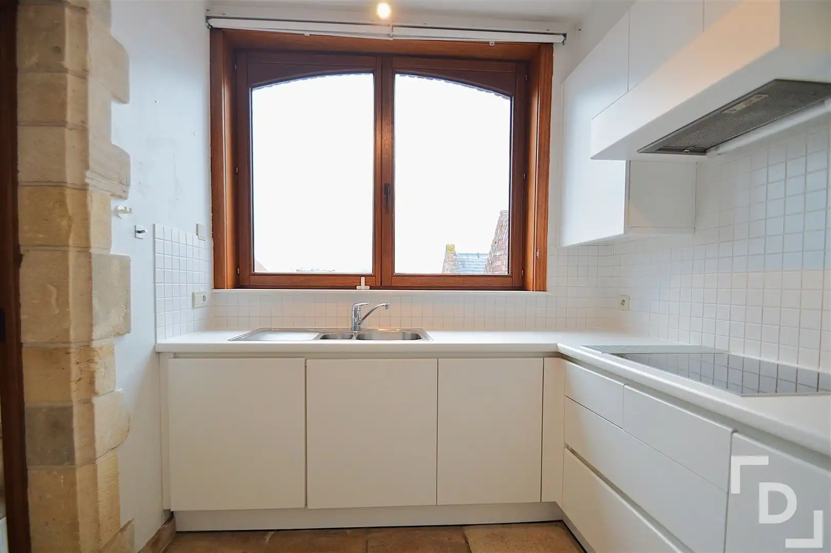 Ruim appartement op toplocatie te huur in Ieper foto 7