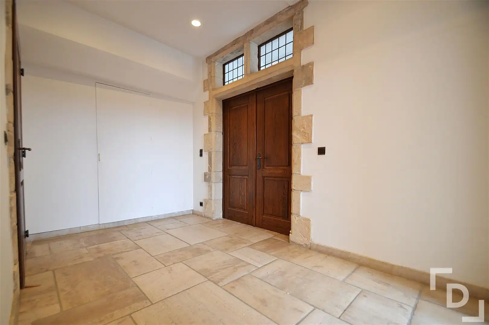 Ruim appartement op toplocatie te huur in Ieper foto 7