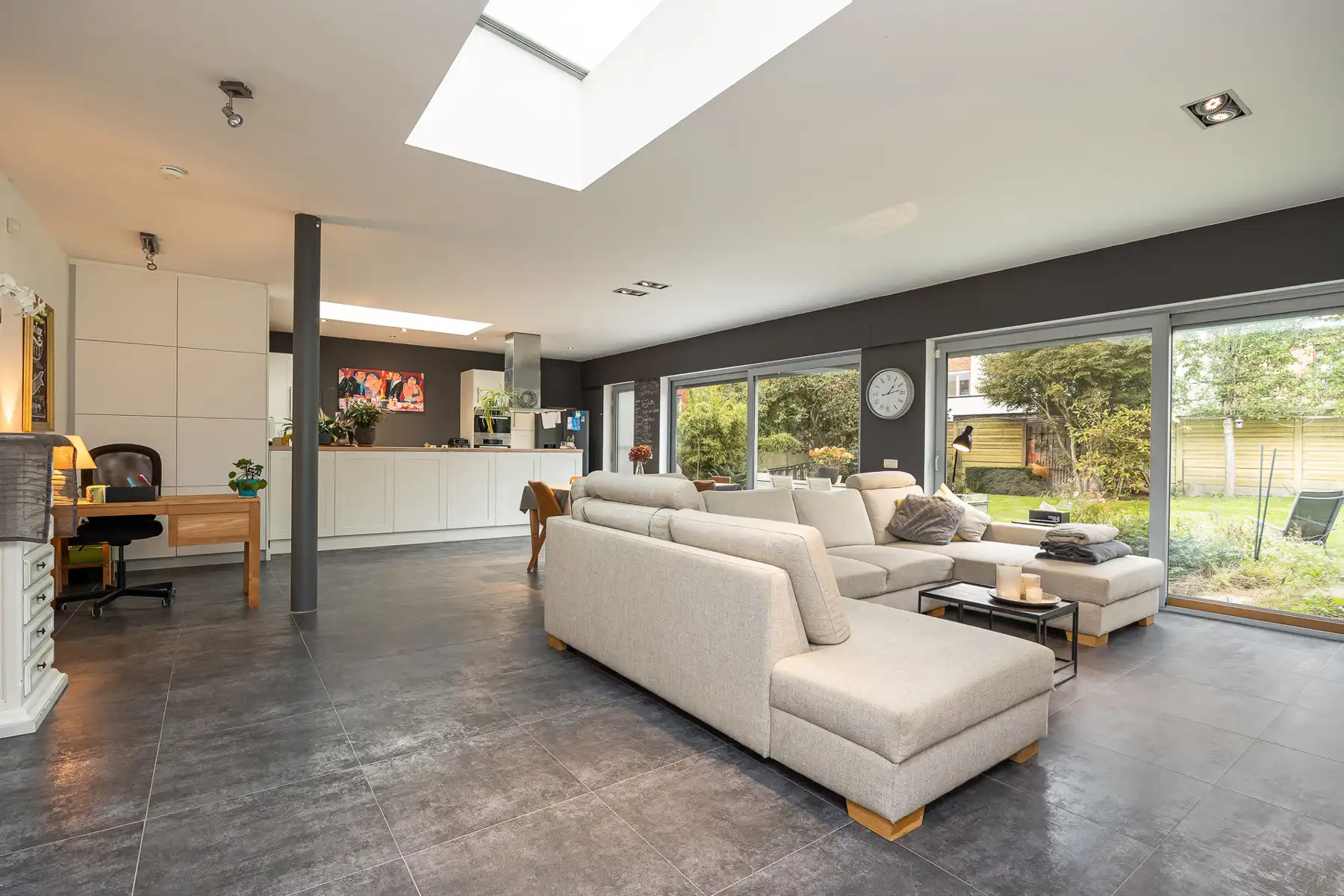Unieke woning met uitzonderlijke breedte, 3 slpk en ZW tuin foto 4