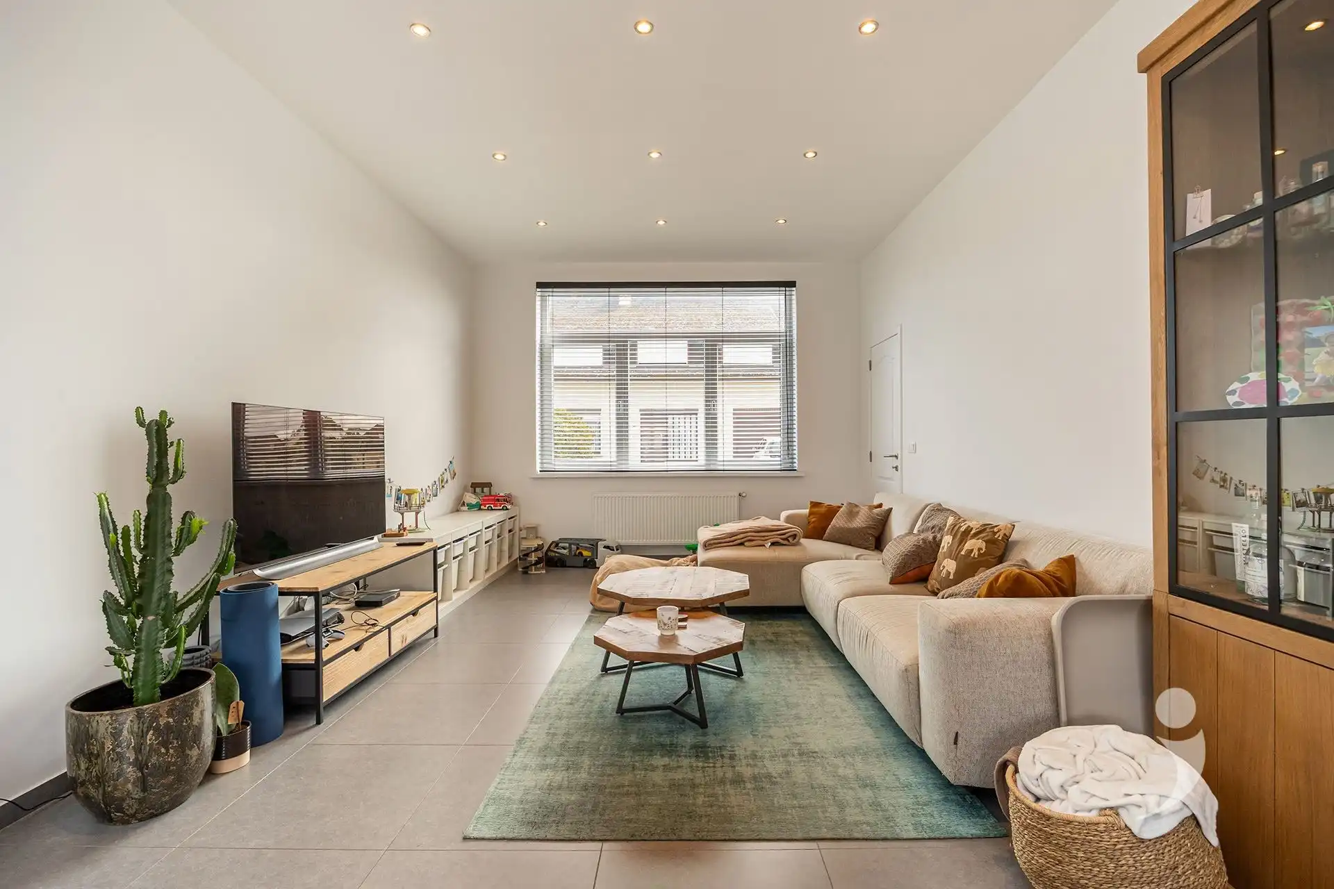 Recent gerenoveerde woning op een rustige locatie! foto 3