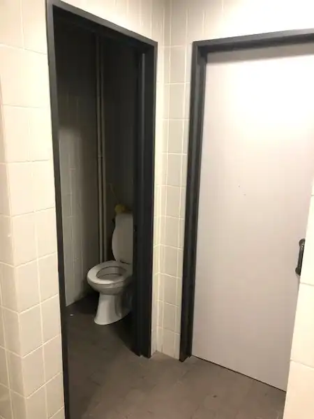 HANDELSPAND - BUREEL TE HUUR MET 3 STAANPLAATSEN foto 7