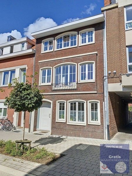 Centraal gelegen Herenhuis met 5 slaapkamers foto 2