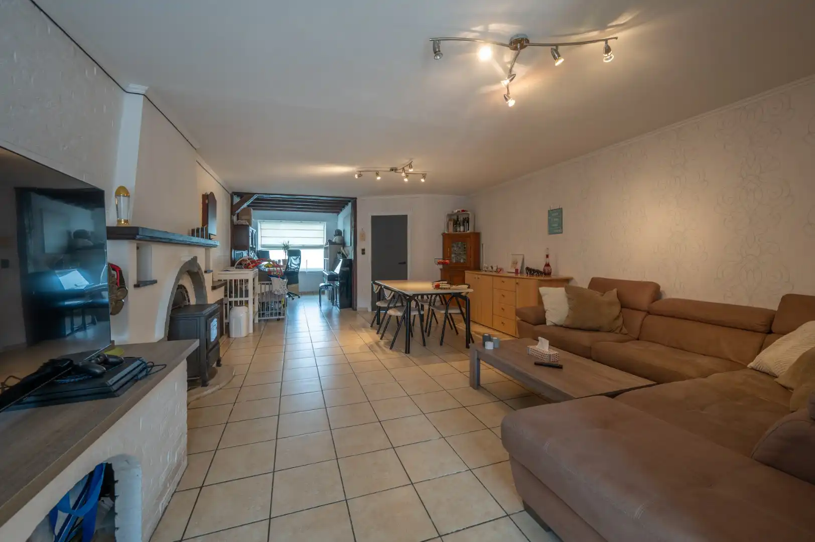 Rustige gelegen woning met 4 slpk en ZW gerichte tuin foto 4
