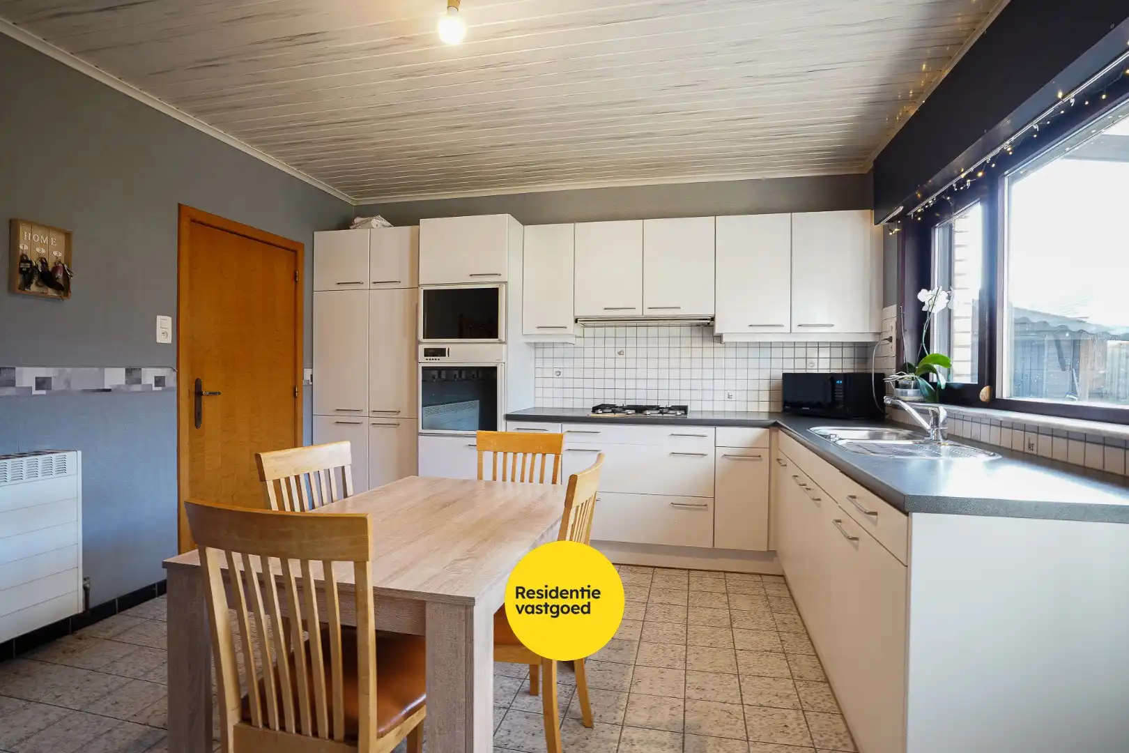 Woning met 5 slaapkamers in het centrum van Eernegem foto 7