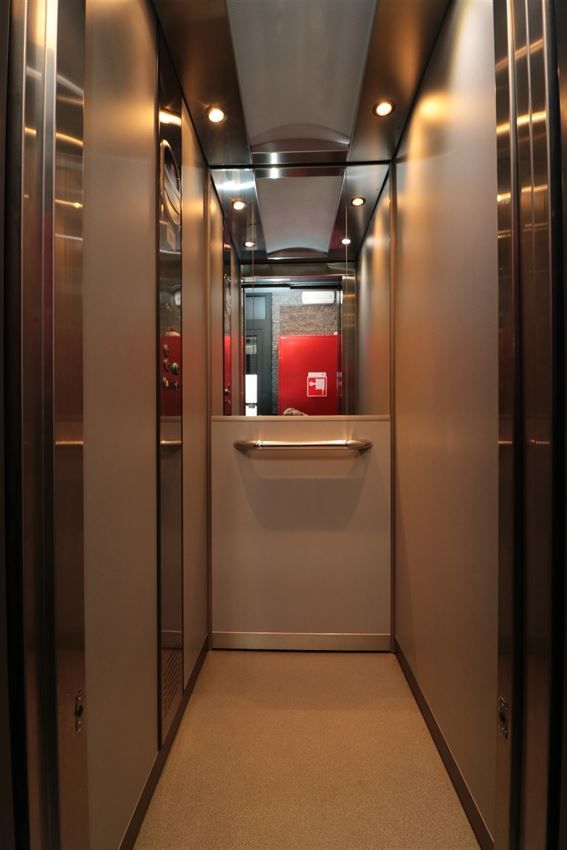 Triplex met groot zuidterras, garage, nabij E314 foto 39