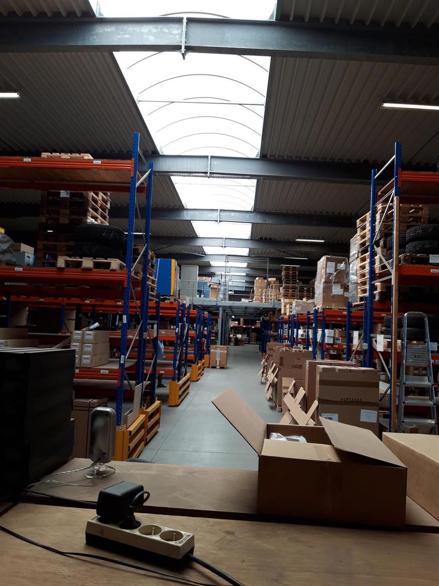 Magazijn, kantoren en toonzaal te huur in Aartselaar foto 14