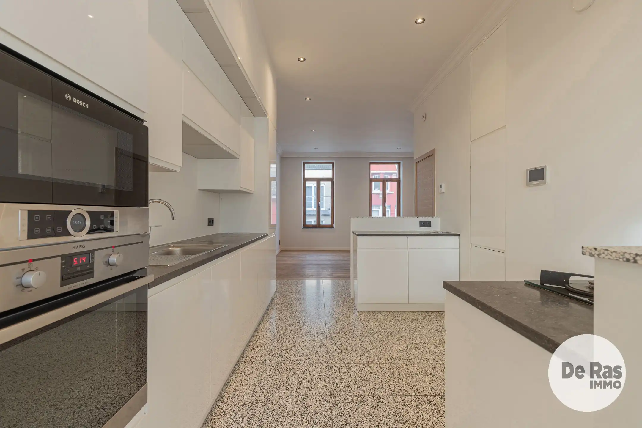 AALST - Kantoorruimte met vernieuwd appartement in centrum foto 9