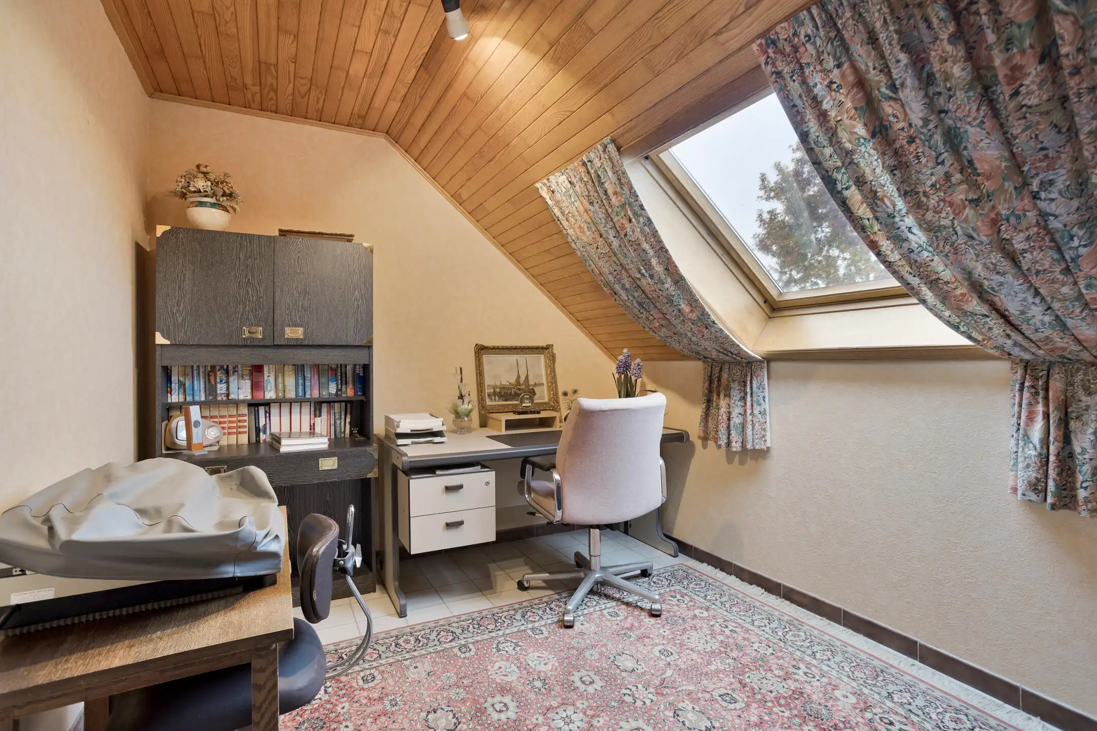 Ruime open bebouwing met 6 slaapkamers foto 22