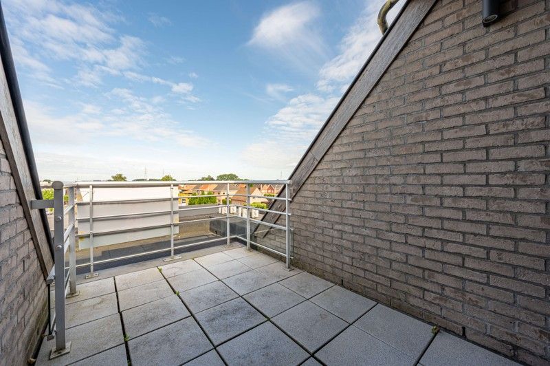 Prachtig, instapklaar, centraal gelegen 2-slpk appartement TE KOOP in ST-ELOOIS-VIJVE. foto 16