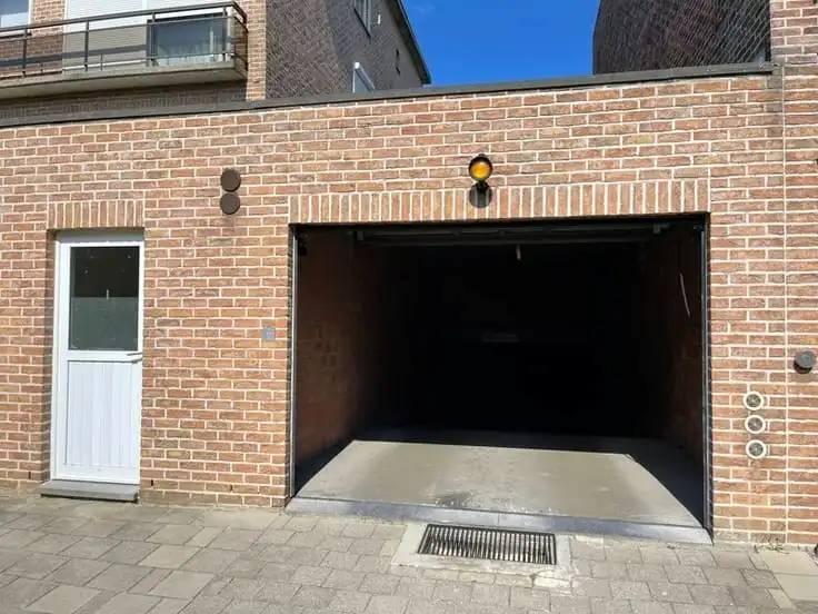 Ondergrondse autostaanplaats foto 2
