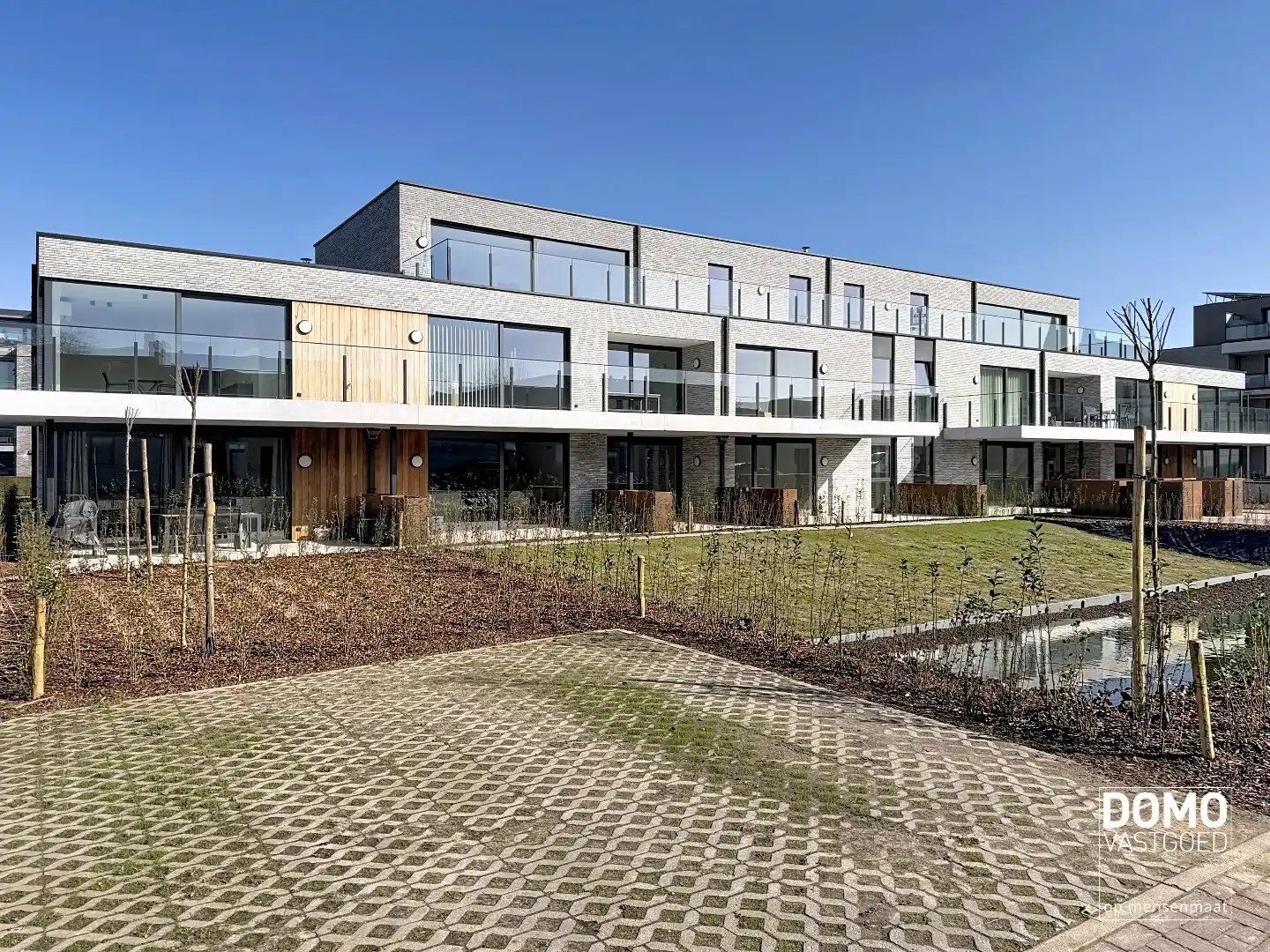 KNAP ARCHITECTURAAL WOONPROJECT IN HET CENTRUM VAN KERMT foto 12