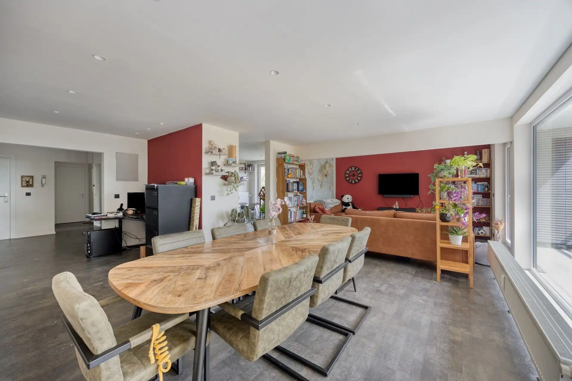 Zeer ruim, instapklaar appartement op een goede locatie foto 6