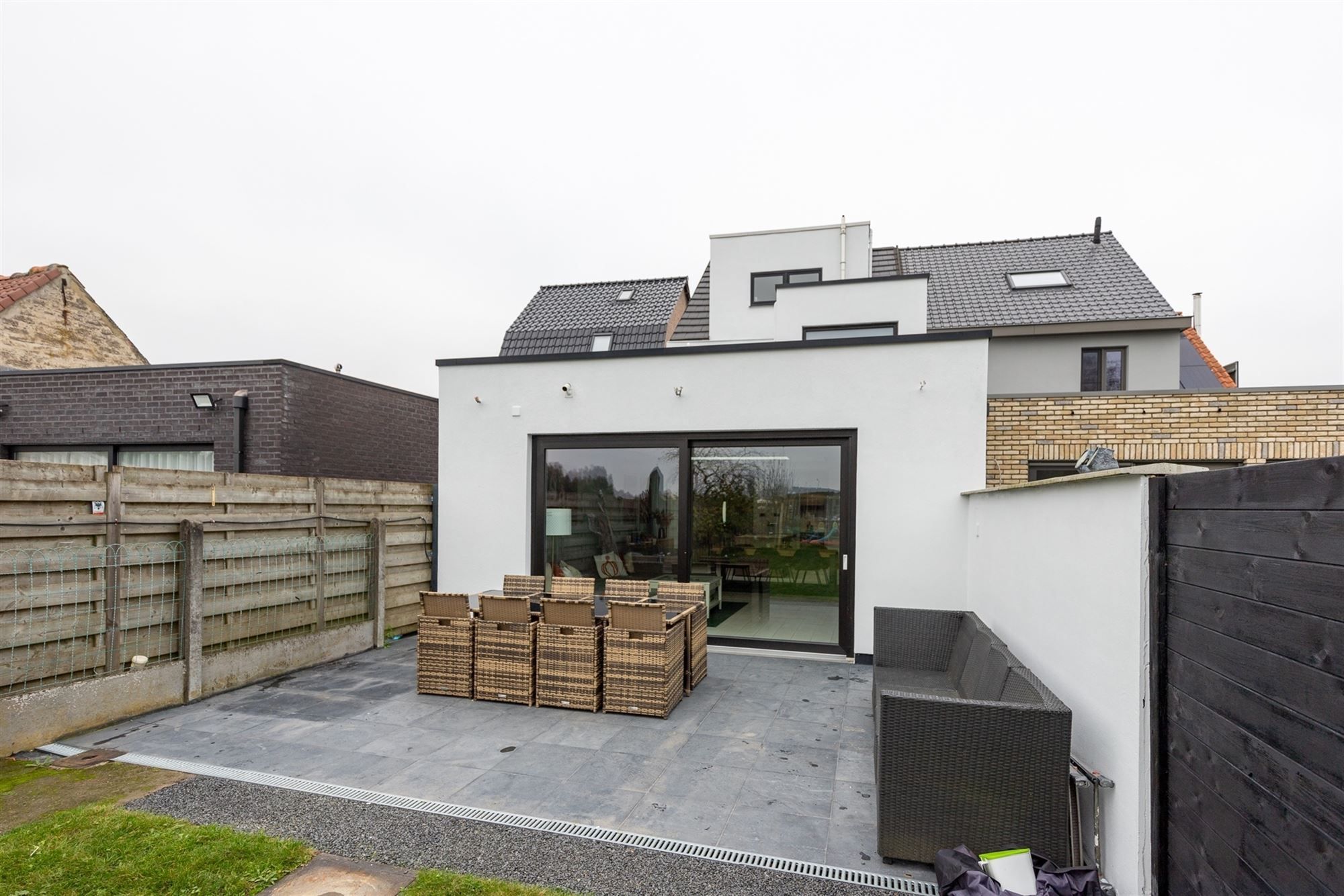 Prachtig gerenoveerde woning met 4 slaapkamers en tuin foto 28