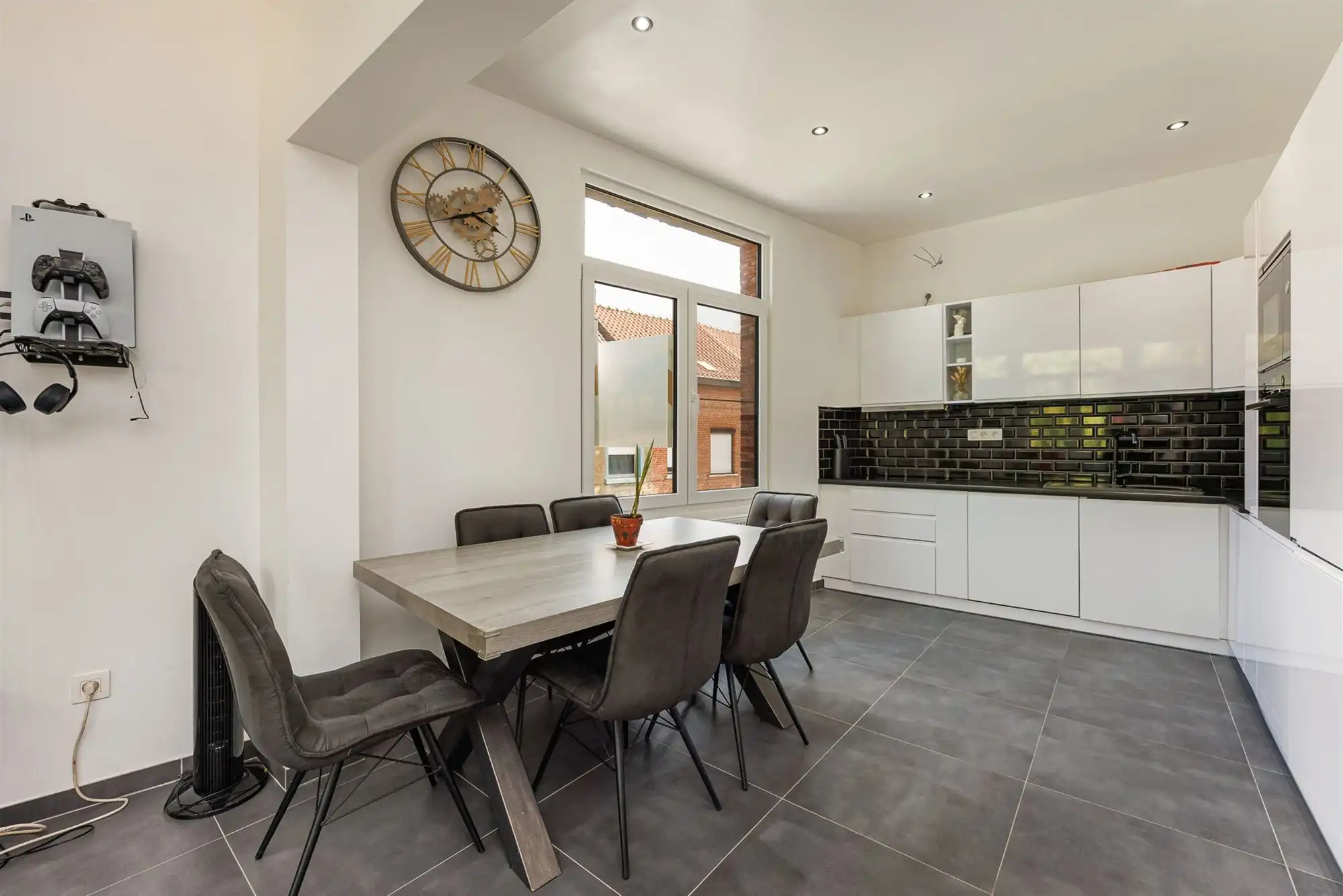 Triplex appartement met handelspand op gunstige locatie foto 8