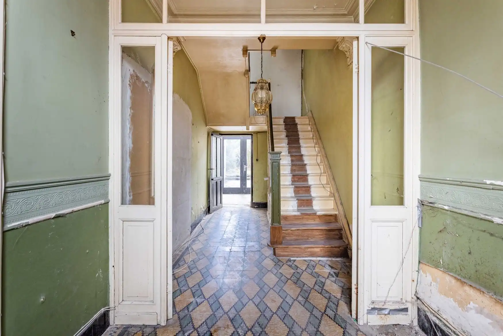 Karaktervolle renovatiewoning met zonnige tuin in Miljoenenkwartier foto 4