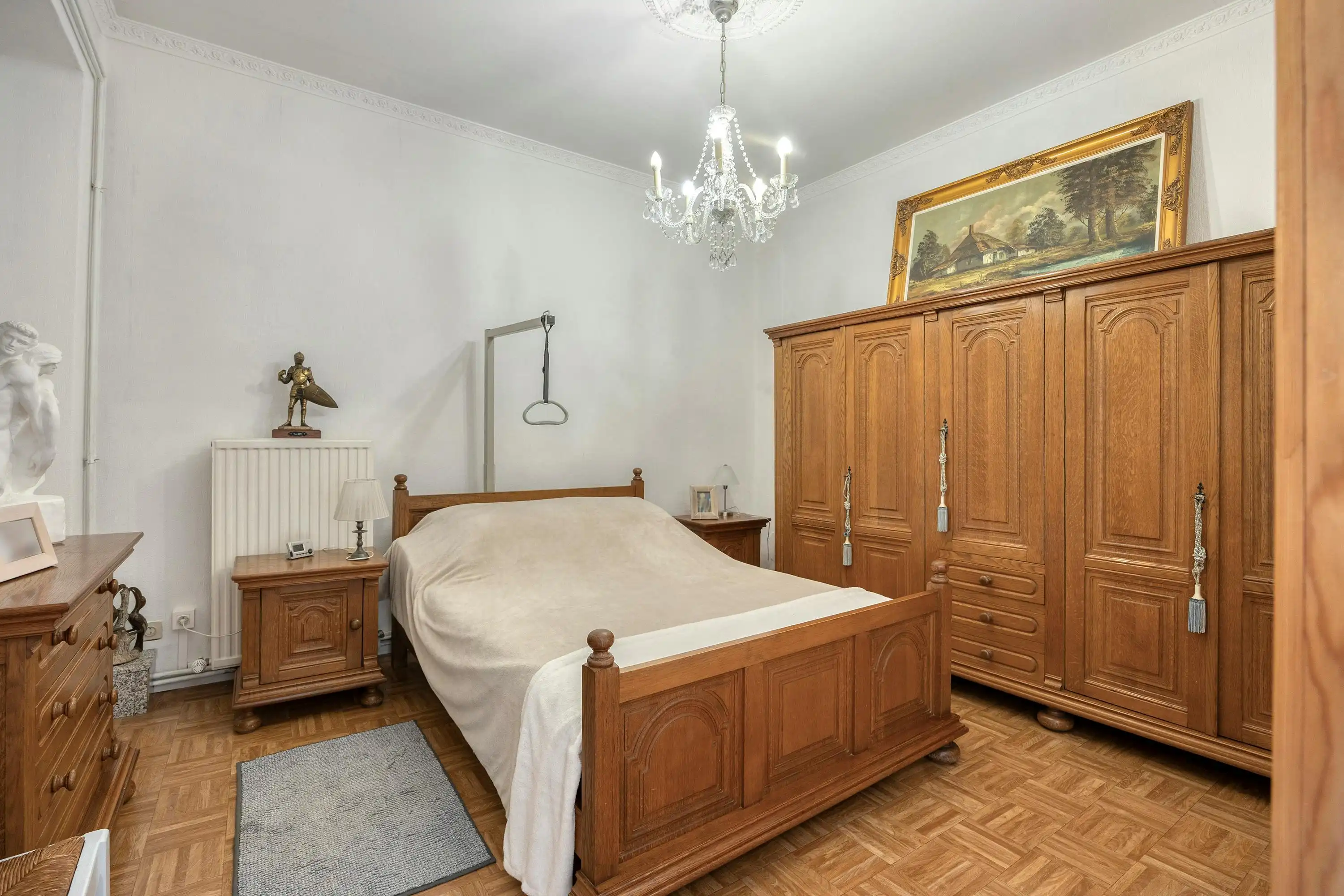 Goed onderhouden huis met riante garage in centrum Maaseik te koop foto 8