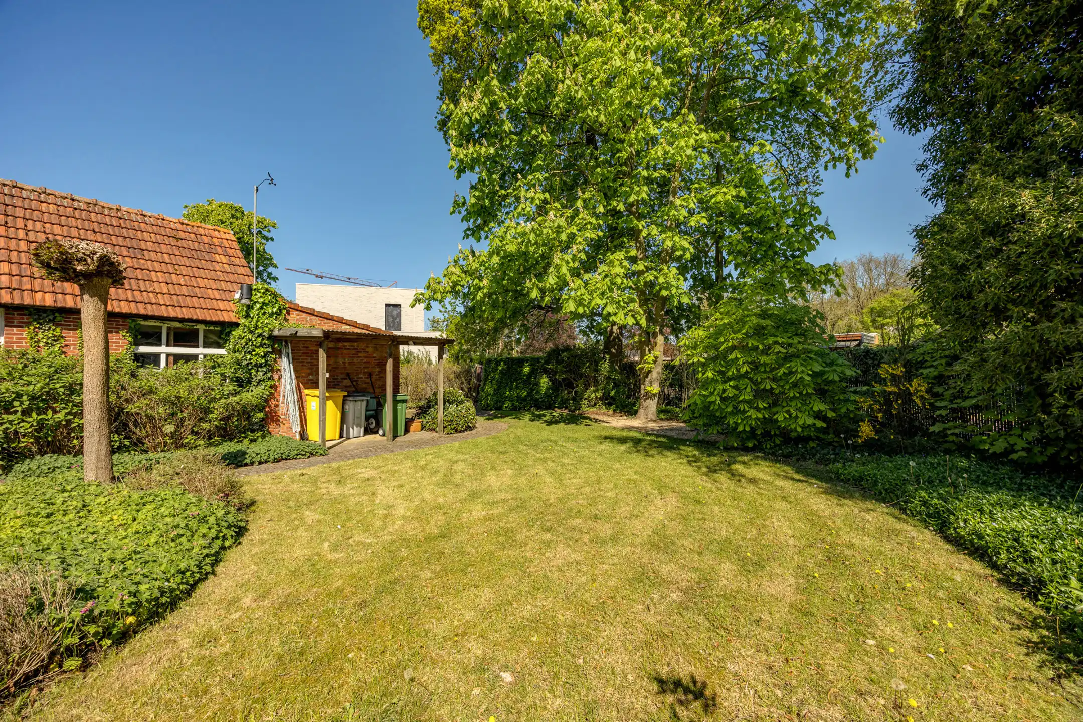 Charmante woning met 4 slpks op 742 m² met achteringang foto 34